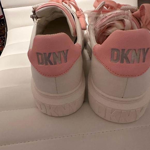 Dkny sneakers - Picture 2 of 4